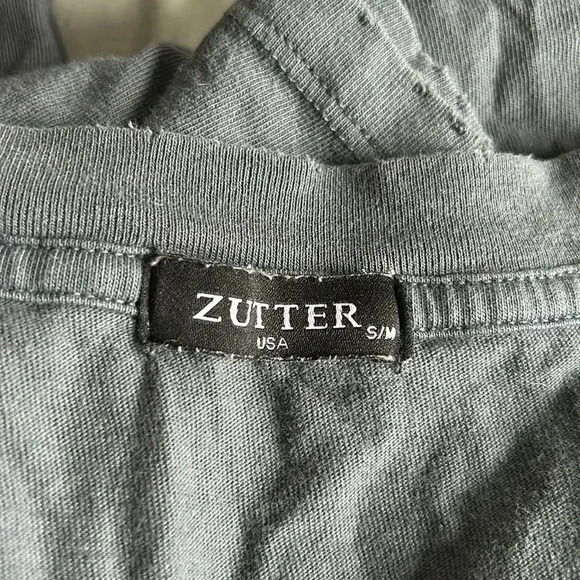 Oversizeded Distressed Graphic Tee size S/M - Picture 9 of 9